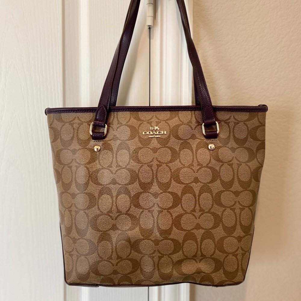 Coach signature shoulder purse